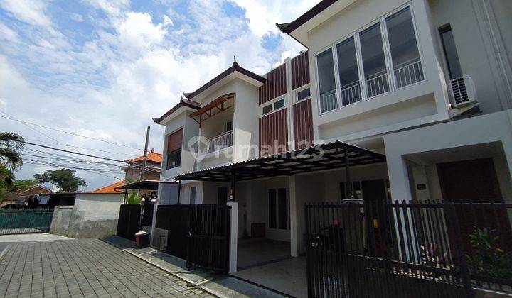  Rumah Villa  Furnished Baru SHM - Sertifikat Hak Milik di Kerobokan 1