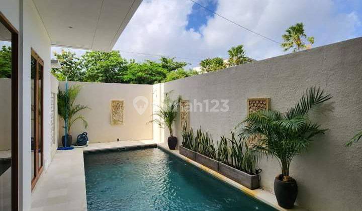 Brand New Villa  Rumah 3 Lantai Furnished Baru SHM - Sertifikat Hak Milik di Nusa Dua 1