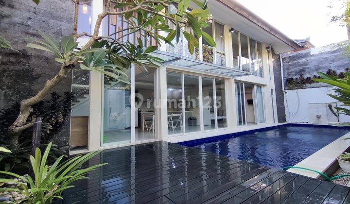 Villa Sewa Tahunan  Furnished Bagus SHM - Sertifikat Hak Milik di Seminyak 1