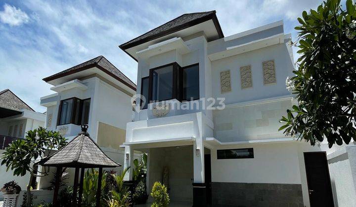  Rumah Baru Semi Villa  Semi Furnished SHM - Sertifikat Hak Milik di Denpasar Timur 1