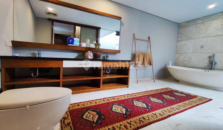 Villa Sewa Tahunan Sublease Kerobokan  Rumah Kontrakan Furnished Bagus SHM - Sertifikat Hak Milik di Kerobokan 2