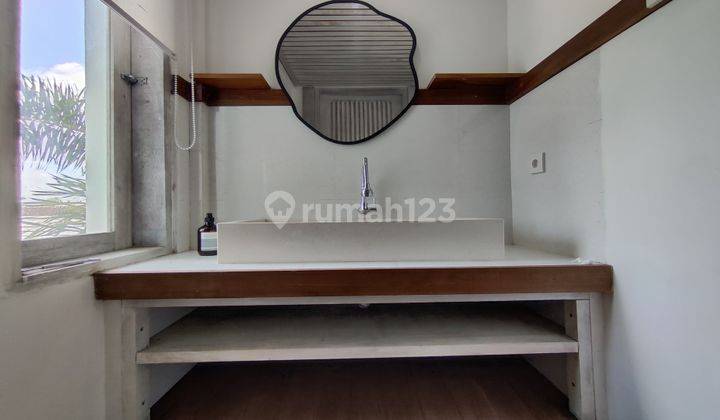 Villa Sublease Rental Tahunan Yearly  Kontrakan Furnished Bagus SHM - Sertifikat Hak Milik di Tibubeneng 2