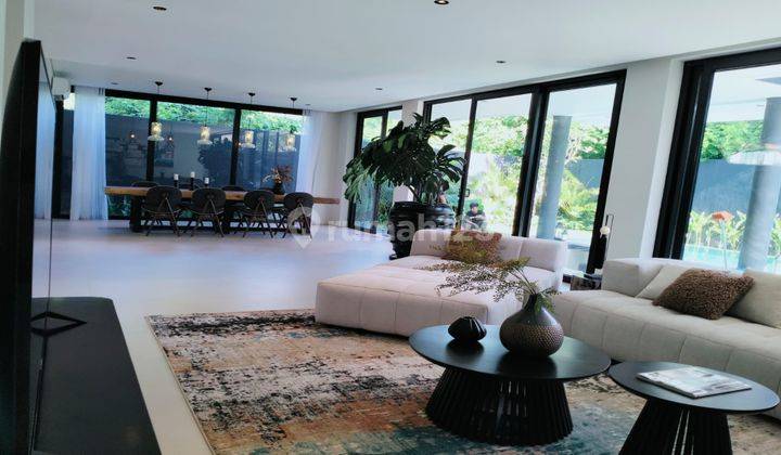 Luxury Villa 5 Stars  Furnished Bagus SHM - Sertifikat Hak Milik di Canggu 1