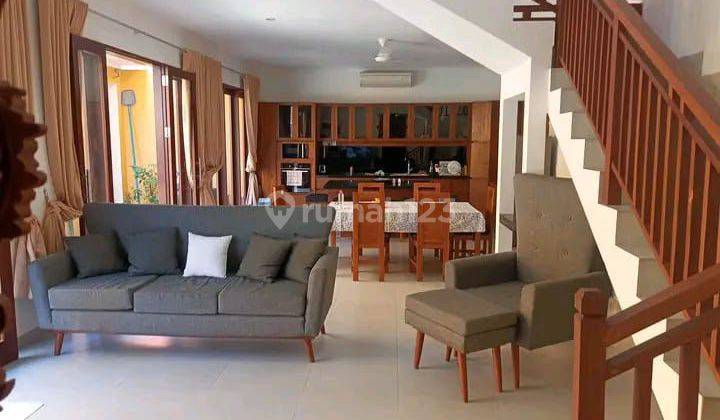 Semi Villa House for Annual Rental Furnished Good SHM - Freehold Certificate in Sanur 2