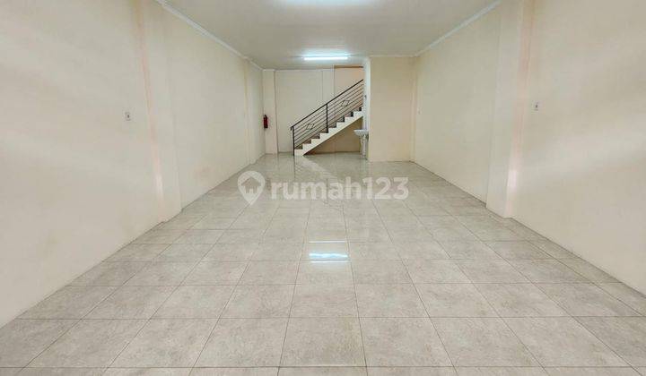 Shophouse in Jimbaran 210 m² Unfurnished SHM - Freehold Certificate 2