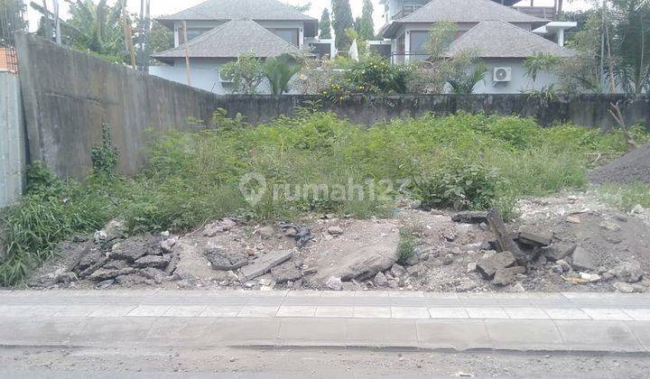 Cheap Land in Kerobokan SHM - Freehold Certificate 270 Squaremeters 1