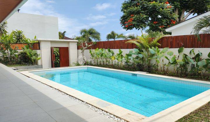 Semi Villa Sublease House New Furnished Rental SHM - Freehold Certificate in Pererenan 1