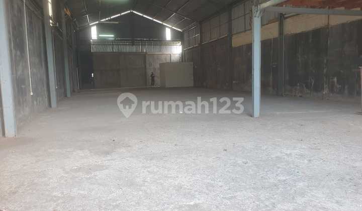 Annual Warehouse Rental in West Denpasar 400.0 M² Unfurnished SHM Annual Warehouse Rental in West Denpasar 400.0 M² Unfurnished SHM