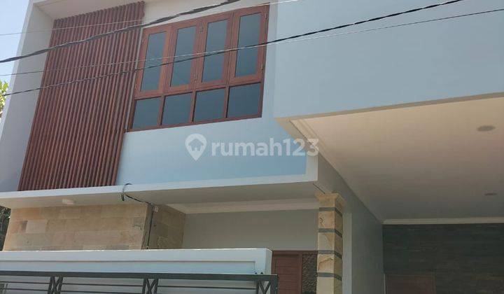 Villa  Rumah Unfurnished Baru SHM - Sertifikat Hak Milik di Sanur 1