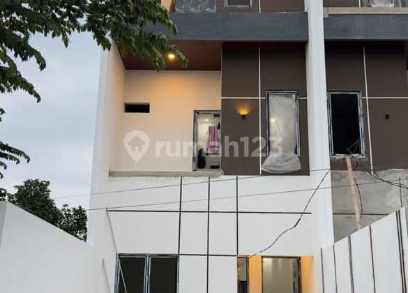 Dijual Rumah Brand New 3 Lantai di Kavling Dki Cendana - Modern, Minimalis, Strategis di Meruya Kembangan Jakarta Barat