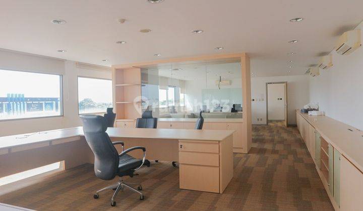 Gedung ex showroom di denpasar bali 4