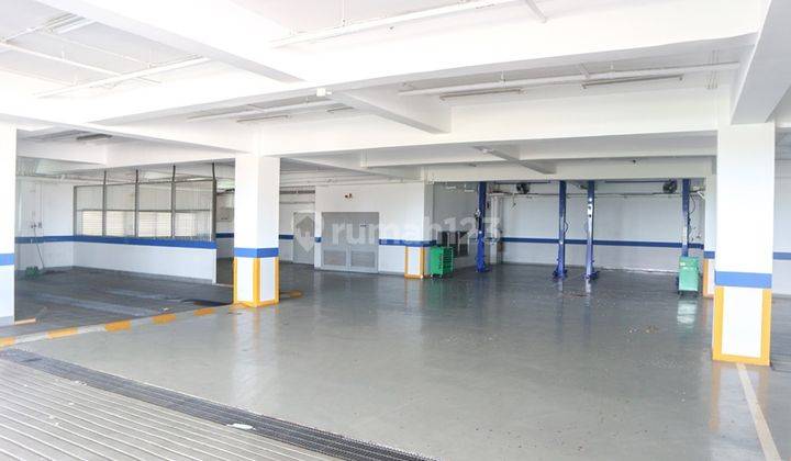 Gedung ex showroom di denpasar bali 11