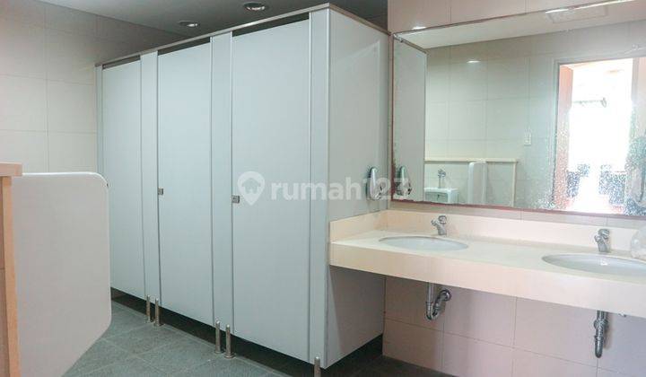 Gedung ex showroom di denpasar bali 16