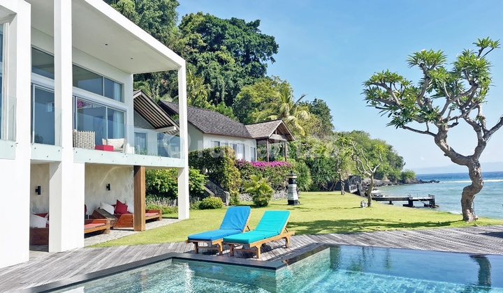 For Sale A Luxury Beachfront Villa In Candidasa, Bali