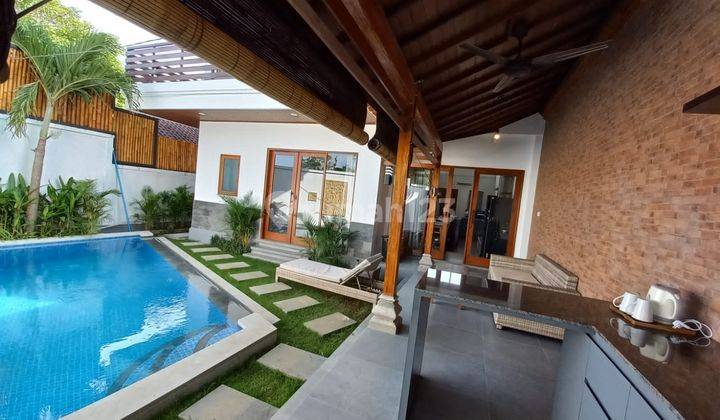 Beautiful 3 Bedrooms Villa Complete with Furniture in Nusa Dua 1