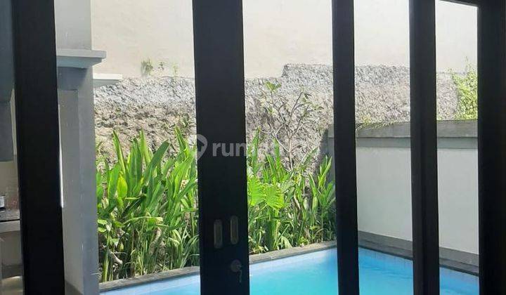 Rumah 3 Bedrooms Dengan Swimming Pool di Ungasan 1