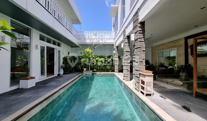 DEKAT STARBUCKS!! Villa Modern PRIME LOCATION Berawa, Canggu