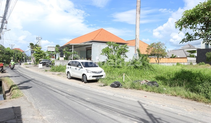 LOKASI CANTIK!! Tanah 6,96 Are JALAN UTAMA Dukuh Indah, Umalas 1