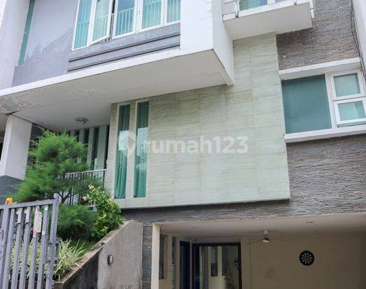 LOKASI CANTIK!! AKSES LEBAR!! Villa dg Sauna KOMPLEK ONE GATE DENPASAR SELATAN, DEKAT KUTA 2