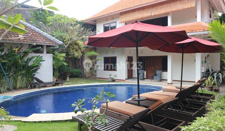 LANGKA!! DEKAT PANTAI!! Villa Klasik di Double Six Seminyak 2