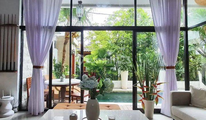 Lokasi Cantik, Villa Tropical Akses Lebar di Semer, Kerobokan 1