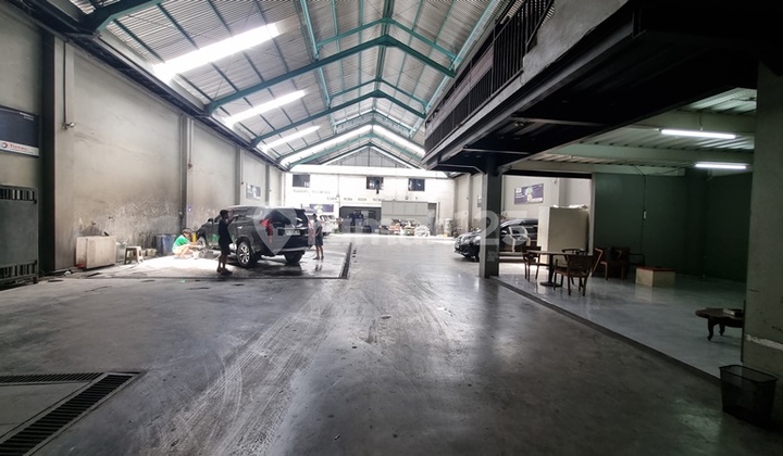 Near Teuku Umar!! Large Building Good Location on Mahendradatta Street 2