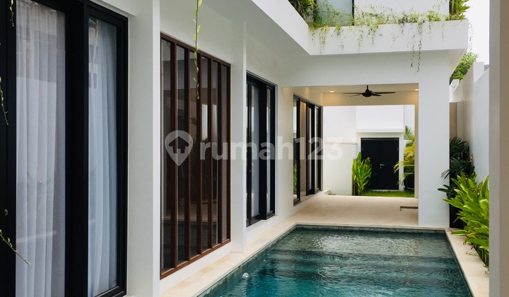 LOKASI CANTIK!! VIlla MODERN SIAP RENTAL di UMALAS, Kerobokan LOKASI CANTIK!! VIlla MODERN SIAP RENTAL di UMALAS, Kerobokan