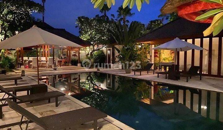 Dekat Pantai!! Villa Tropical Dg Lokasi Premium Batu Belig, Petitenget 2