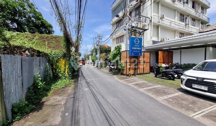 Jalan Kaki ke Pantai!! Tanah 4,75 Are Akses Lebar di Petitenget