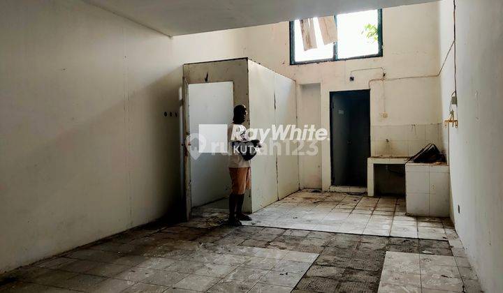 Ruko 3 Lantai di Pertokoan Kuta Square, 300 M Dari Pantai Kuta 18