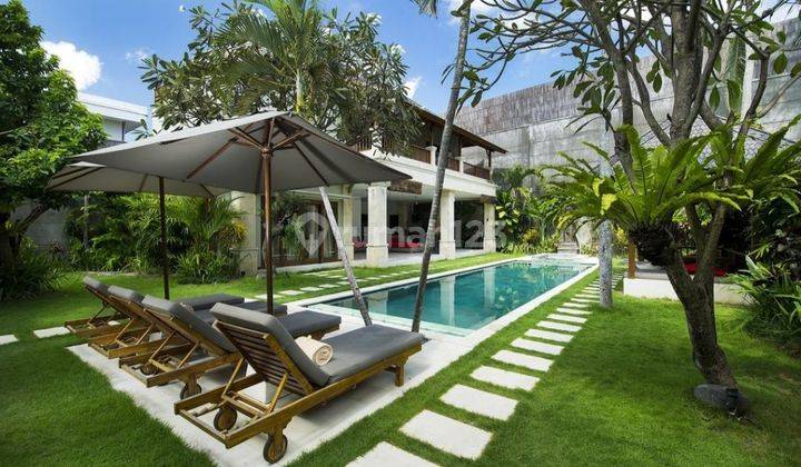 Balinese mix with modern design Villa in Seminyak, 2