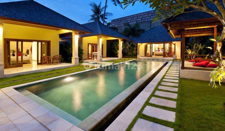 Balinese mix with modern design Villa in Seminyak, 1