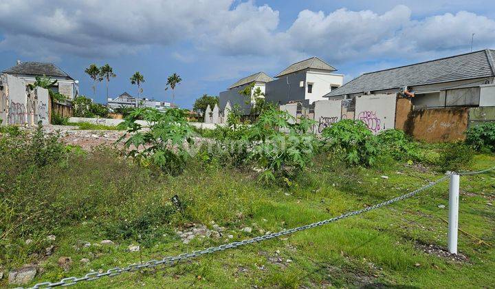 Land on the main road in the Legian Area 2