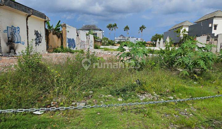 Land on the main road in the Legian Area 1