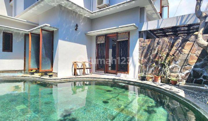 Well Maintained House With Pool in Central Renon 1