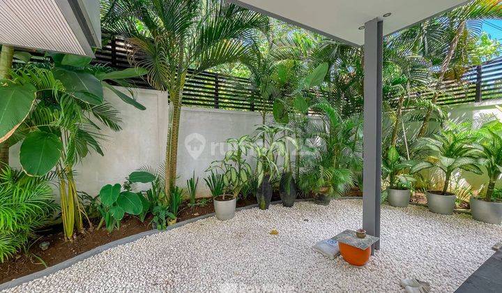 Villa Hak Milik Dekat Ke Pantai Seminyak, Bali 7