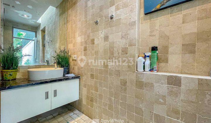 Villa Hak Milik Dekat Ke Pantai Seminyak, Bali 8