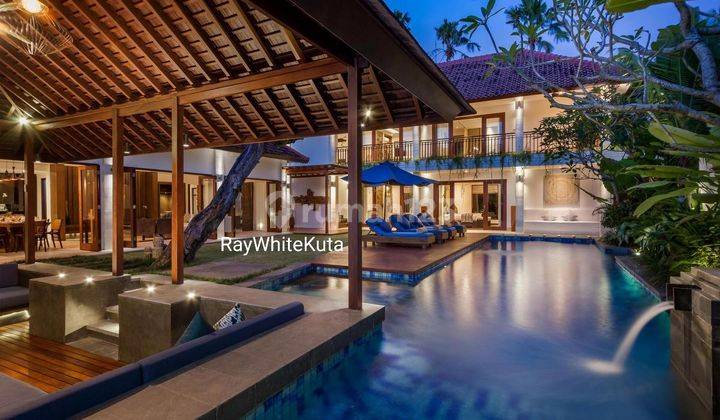 Freehold Villa With A Modern Tropical Designed In Seminyak, Bali 2