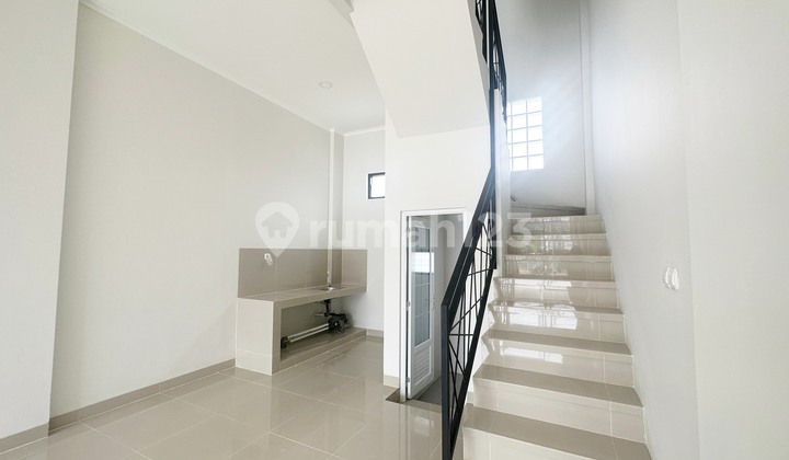 GOOD STRATEGIC SHOPHOUSE 10 MILLION DOWNPAYMENT NO FLOOD COMFORTABLE EASY PROCESS UNTIL DEED 2