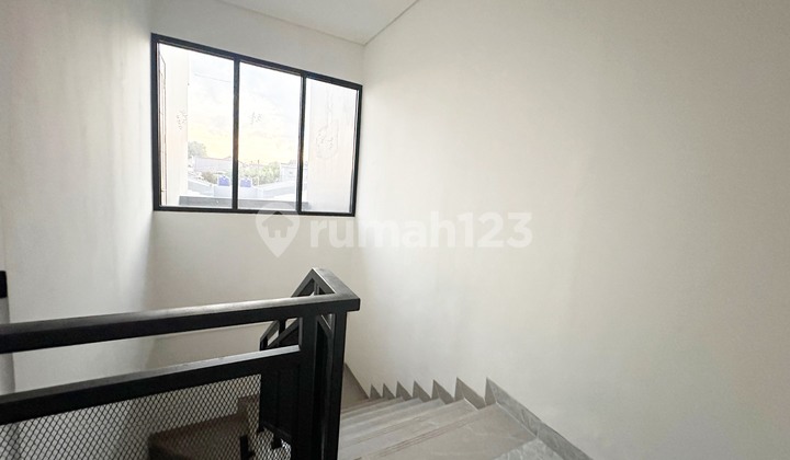 5 JT PUNYA RUMAH TIDAK BANJIR BISA CUSTOM STRATEGIS 10 MENIT TOLL LRT