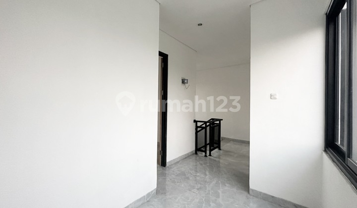 5 JT PUNYA RUMAH Strategis Tidak Banjir 10 Menit Toll Lrt Jatibening Bata Merah Akses Jalan Utama 2