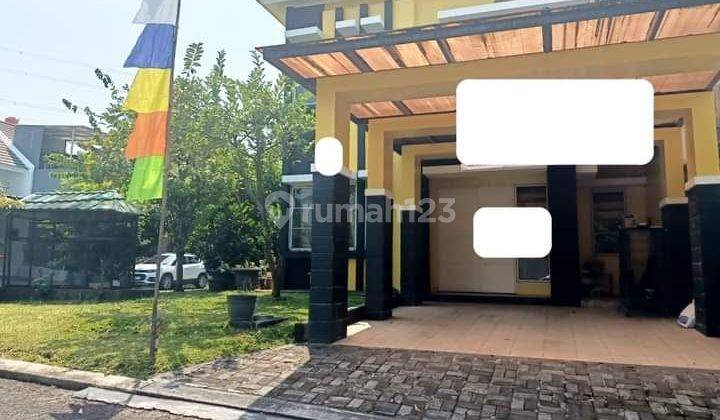 Rumah Posisi Hook Di Perumahan Legenda Wisata Cibubur 1