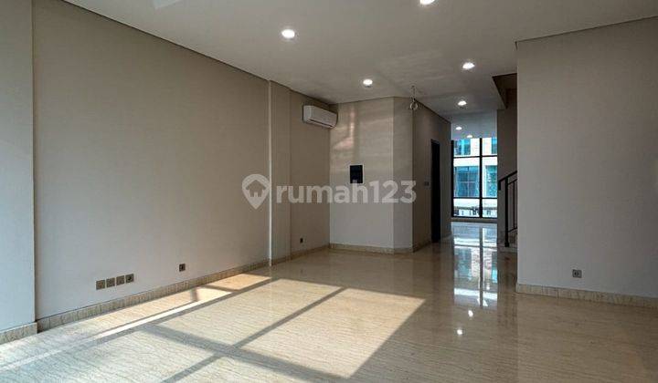 New House For Rent, 3 Floor, Kebayoran Lama, Jakarta Selatan 2