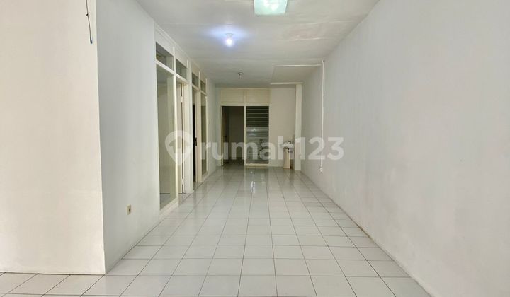 Rumah Cantik 1.5 Lantai Lokasi Strategis di Pondok Indah 2