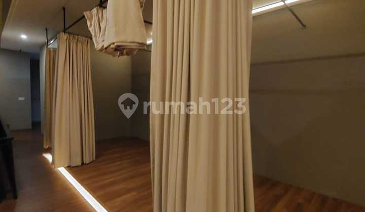 Dijual Ruko Cantik, 3 Lantai, Siap Huni