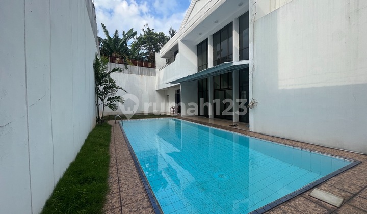 For Sale Beautiful House, Ready to Move In, 2 Floors in Kebayoran Baru