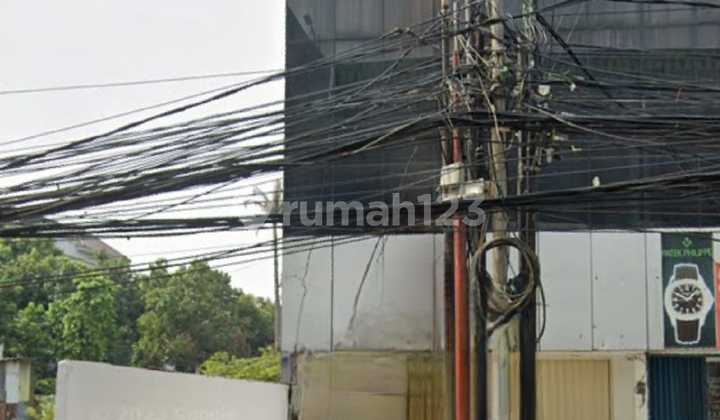 Ruko Cantik 3 Lantai dengan 1 Rooftop Lokasi Strategis