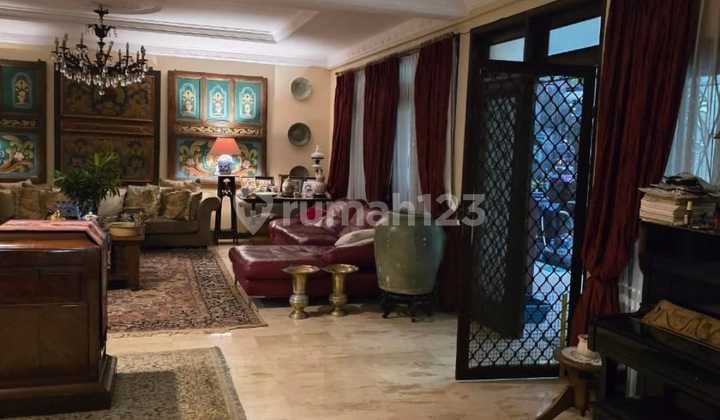 Dijual Rumah Cantik, Siap Huni, 2 Lantai Di Permata Hijau 2