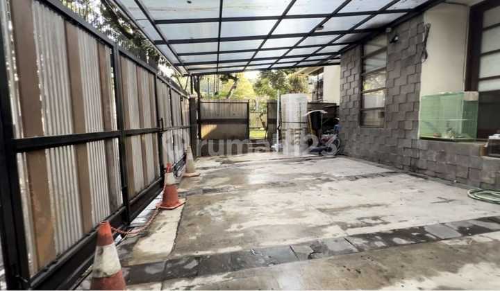 2-Story House Suitable for Business and Residence 2-Story House Suitable for Business and Residence