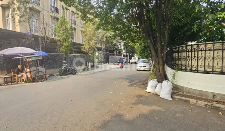 Dijual Rumah Tua Harga Dibawah NJOP di Kebayoran Baru Dijual Rumah Tua Harga Dibawah NJOP di Kebayoran Baru